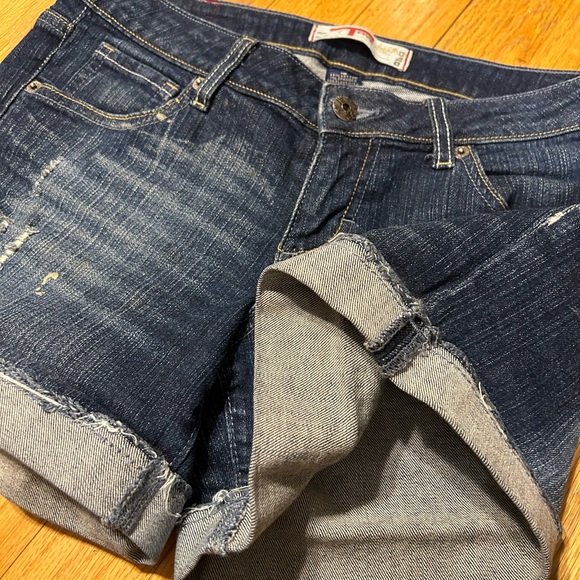 T Five dark distressed cuffed size 7 shorts - Picture 6 of 6